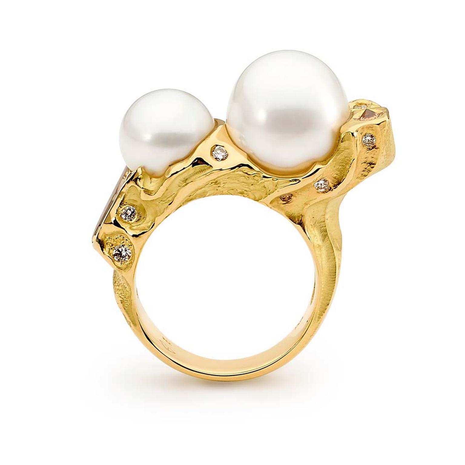 Linneys ring in two-tone gold with two Australian South Sea pearls.
