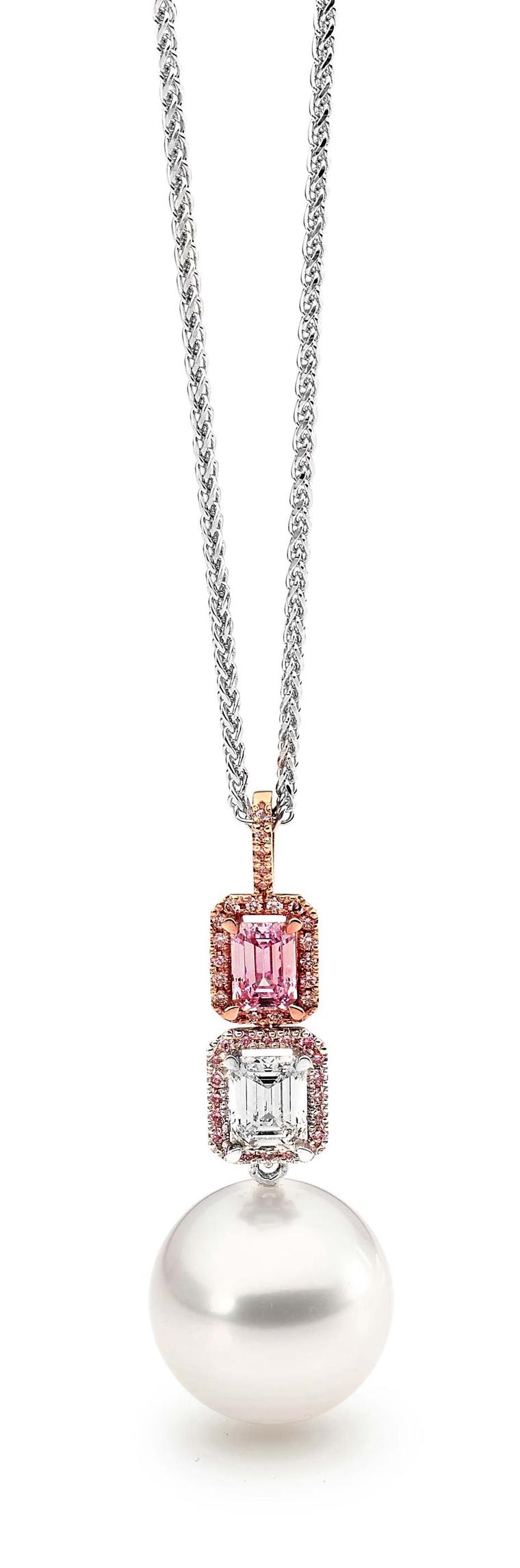 Linneys pendant necklace in white and rose gold with an Australian South Sea pearl, a pink diamond and a white diamond.