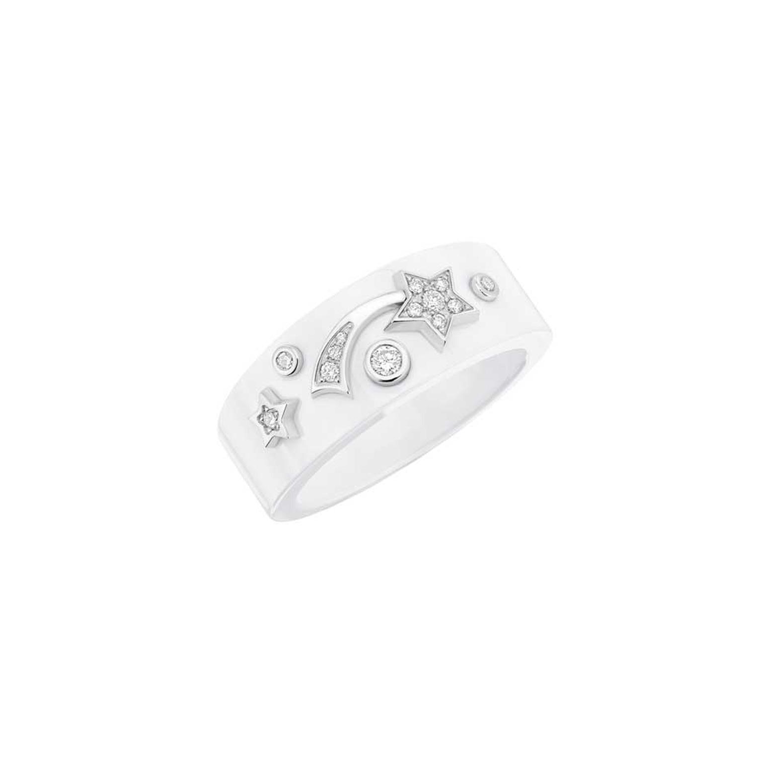 Chanel Cosmique ring in white ceramic and white gold set with brilliant-cut diamonds. All of the pieces in the Cosmique de Chanel collection are adorned with sparkling stars.