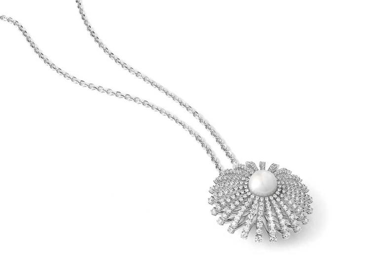 Alexander Arne Transformers pearl necklace, which can also be worn as a hairpin and ring.