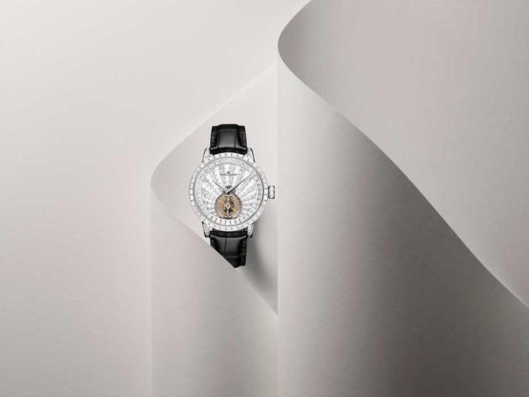 Jaeger-LeCoultre Master Grande Tradition Tourbillon Orbital watch is presented in a 42mm white gold case and is equipped with Jaeger-LeCoultre calibre 946, a manually-wound movement.