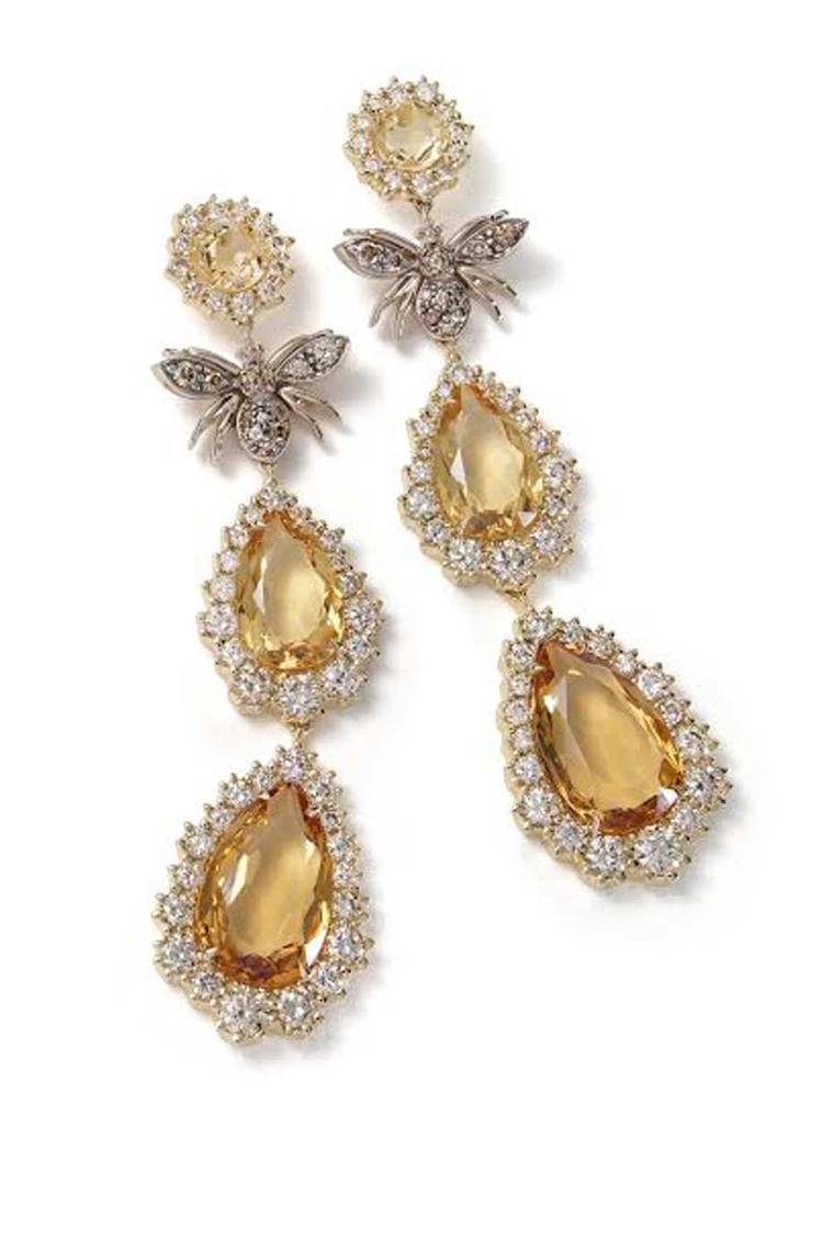 This striking pair of H.Stern drop earrings in yellow gold with cognac diamonds and citrine, are topped by a bee crafted from Noble gold.