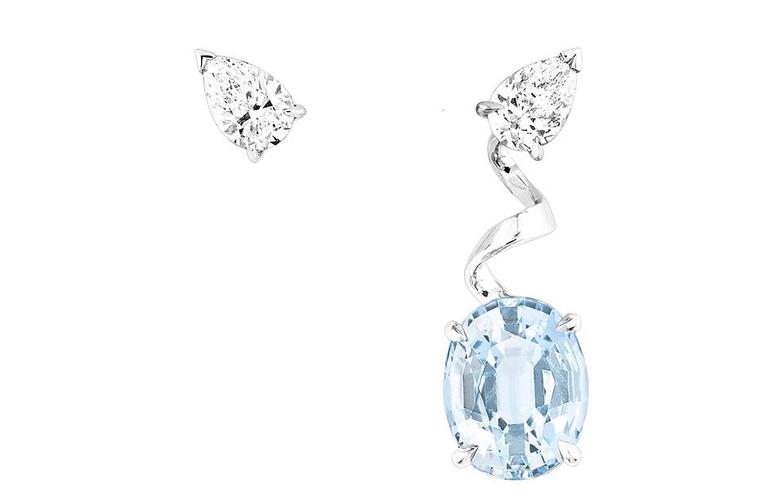 Dior earrings in white gold with diamonds and aquamarine from the new Diorama Precieuse collection.