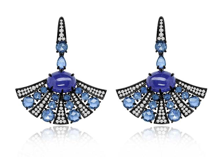 Sutra earrings in black gold, set with sapphires, tanzanites and diamonds.