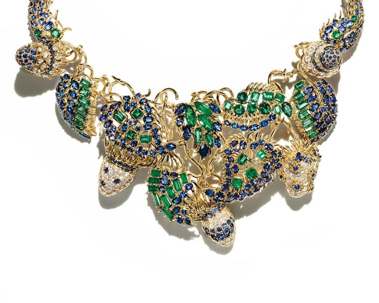 Jean Schlumberger for Tiffany sealife necklace set with sapphires, emeralds and diamonds in yellow gold, from the 2015 Blue Book collection.