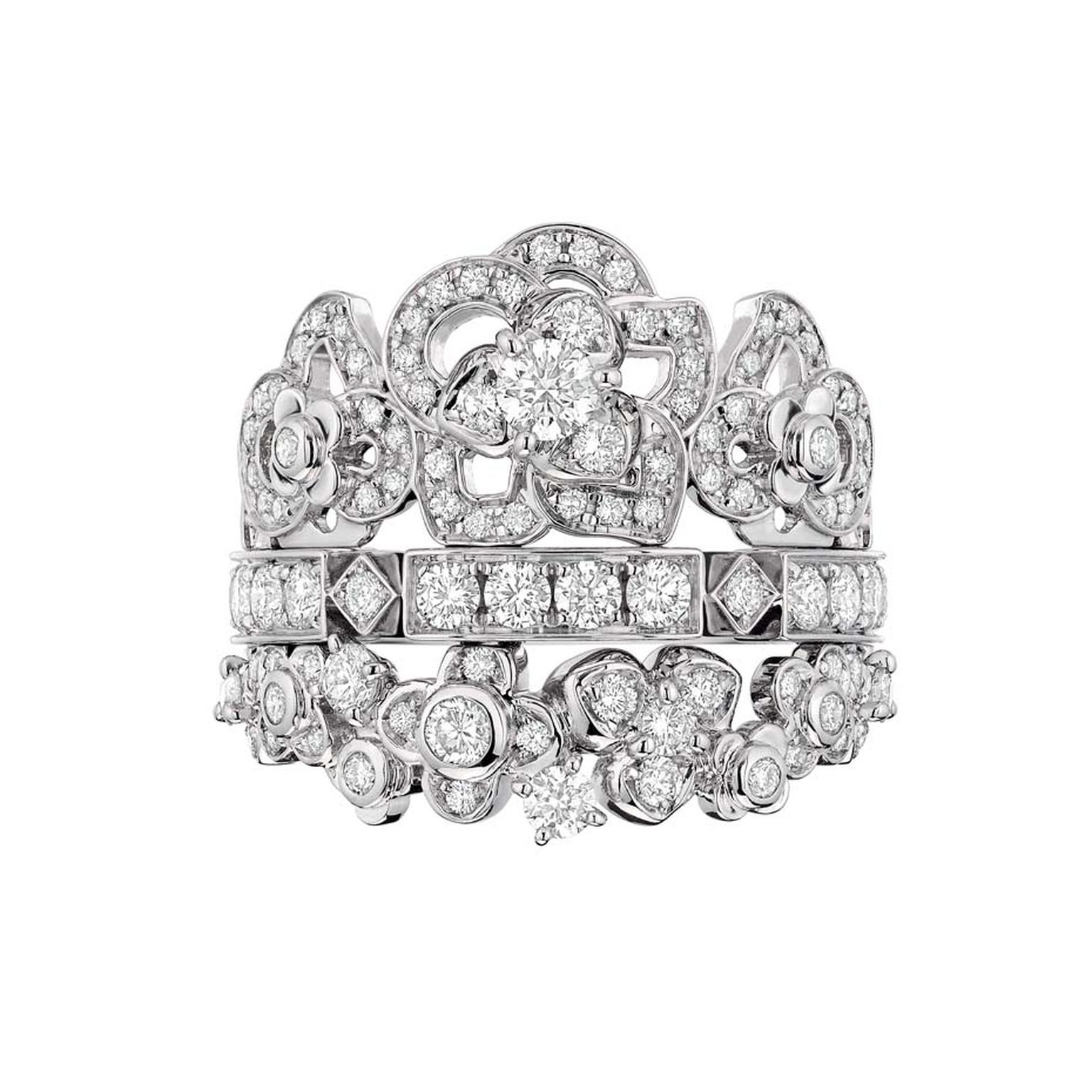 Chaumet Hortensia ring in white gold, set with 114 brilliant-cut diamonds.