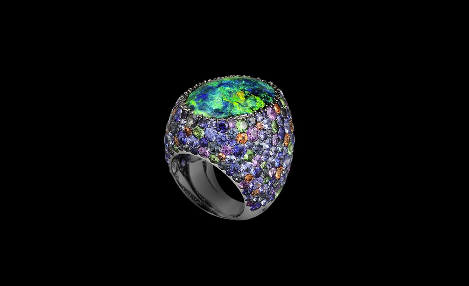 Lorenz Bäumer, Cardinal ring, black opal and saphires in white gold. €32,250