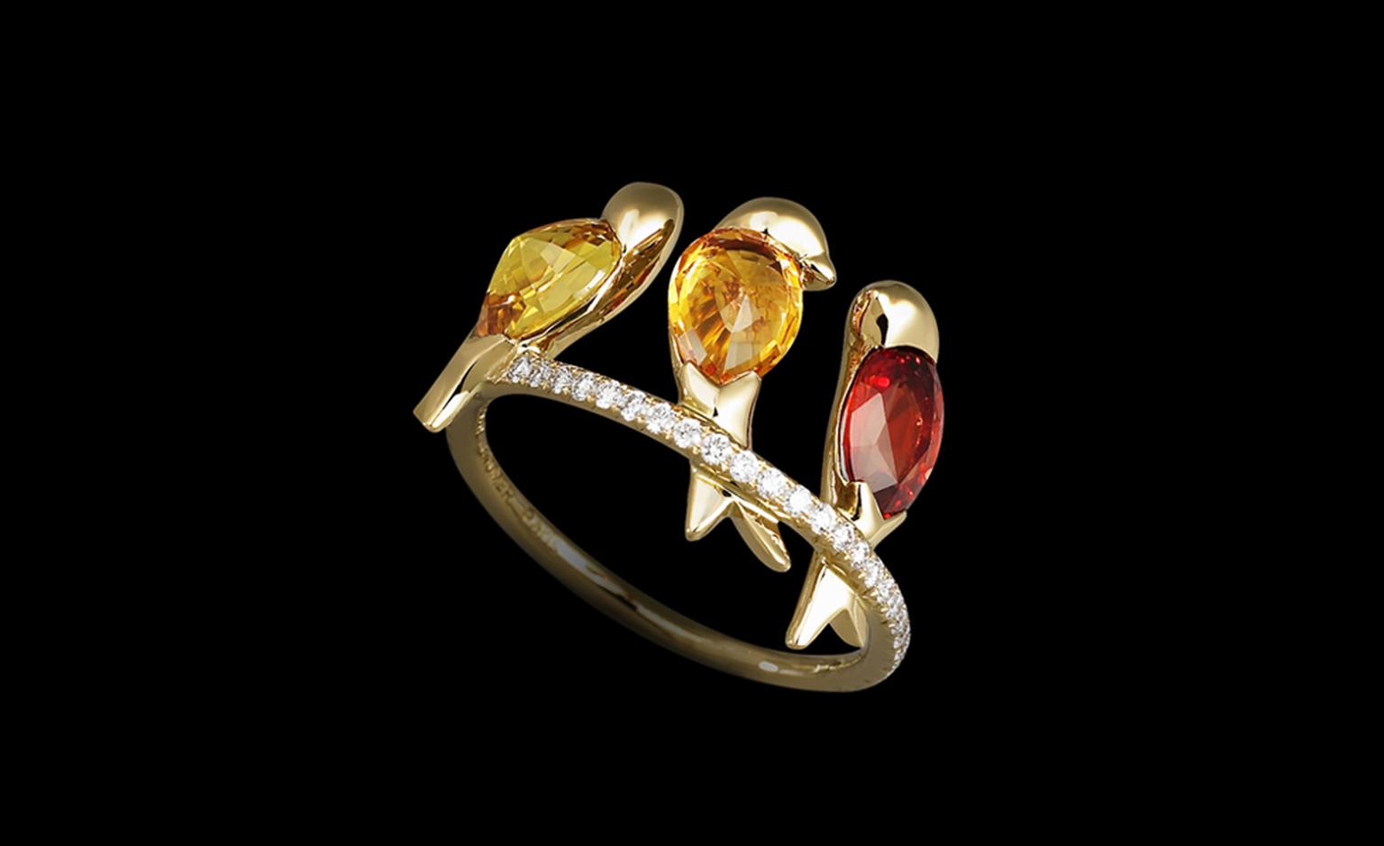 Lorenz Bäumer, oiseaux feu ring saphires and diamonds set in yellow gold. €4,950