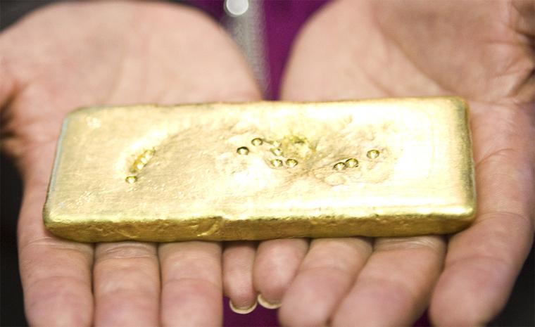 The world's first ingot of Fairtrade gold arrives in London on Valentine's Day 2011