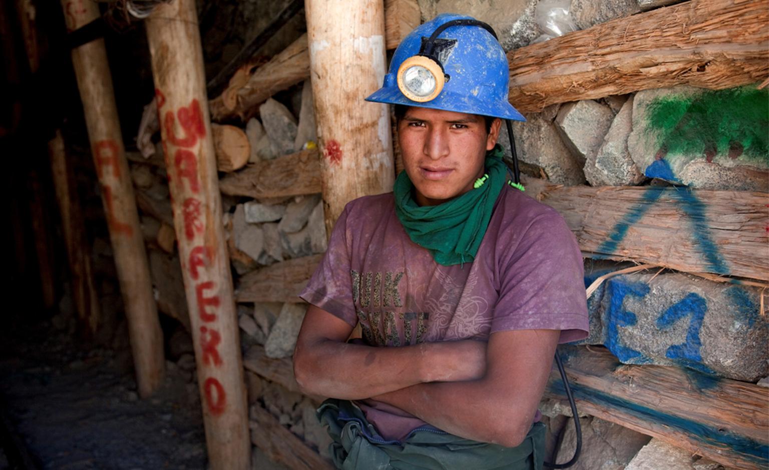 Miners at the entrance of a gold mine at Cuatro Horas in Peru. Fairtrade means better equipment and an investment in the community. Photo: Eduardo Martino