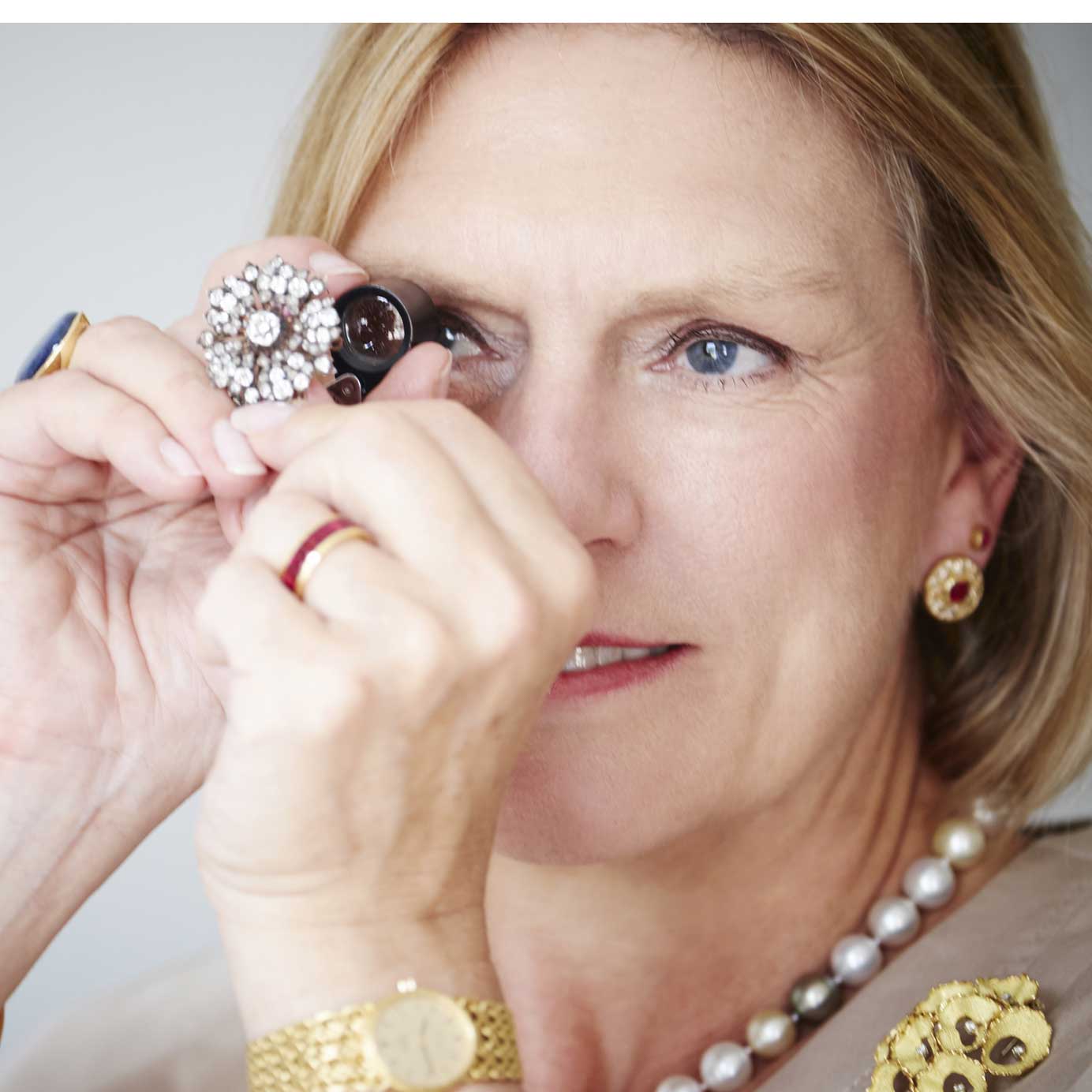 Become a jewellery expert with Joanna Hardy's online courses