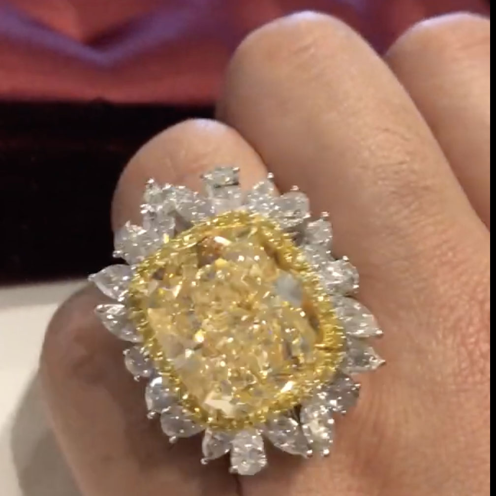 Amazing 30-carat yellow diamond ring by Beau Han Xu and Mbund