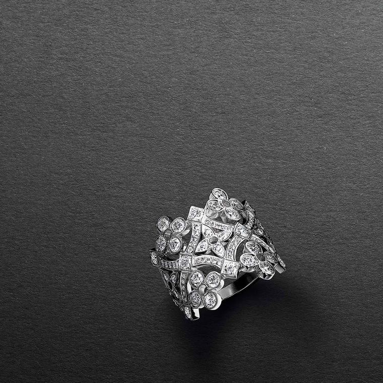Louis Vuitton Dentelle de Monogram diamond ring in white gold.
