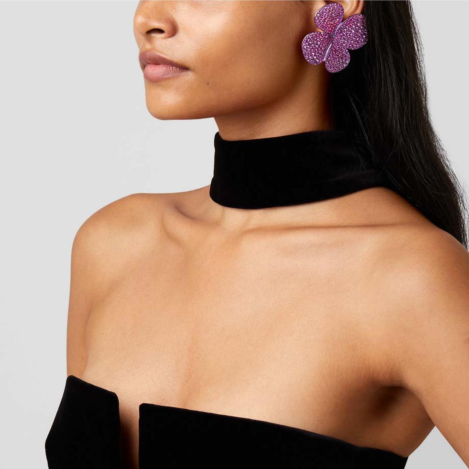Glenn Spiro Lucky Clover oversized sapphire stud earrings on model