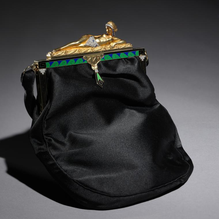 Van Cleef & Arpels silk purse circa 1920-30