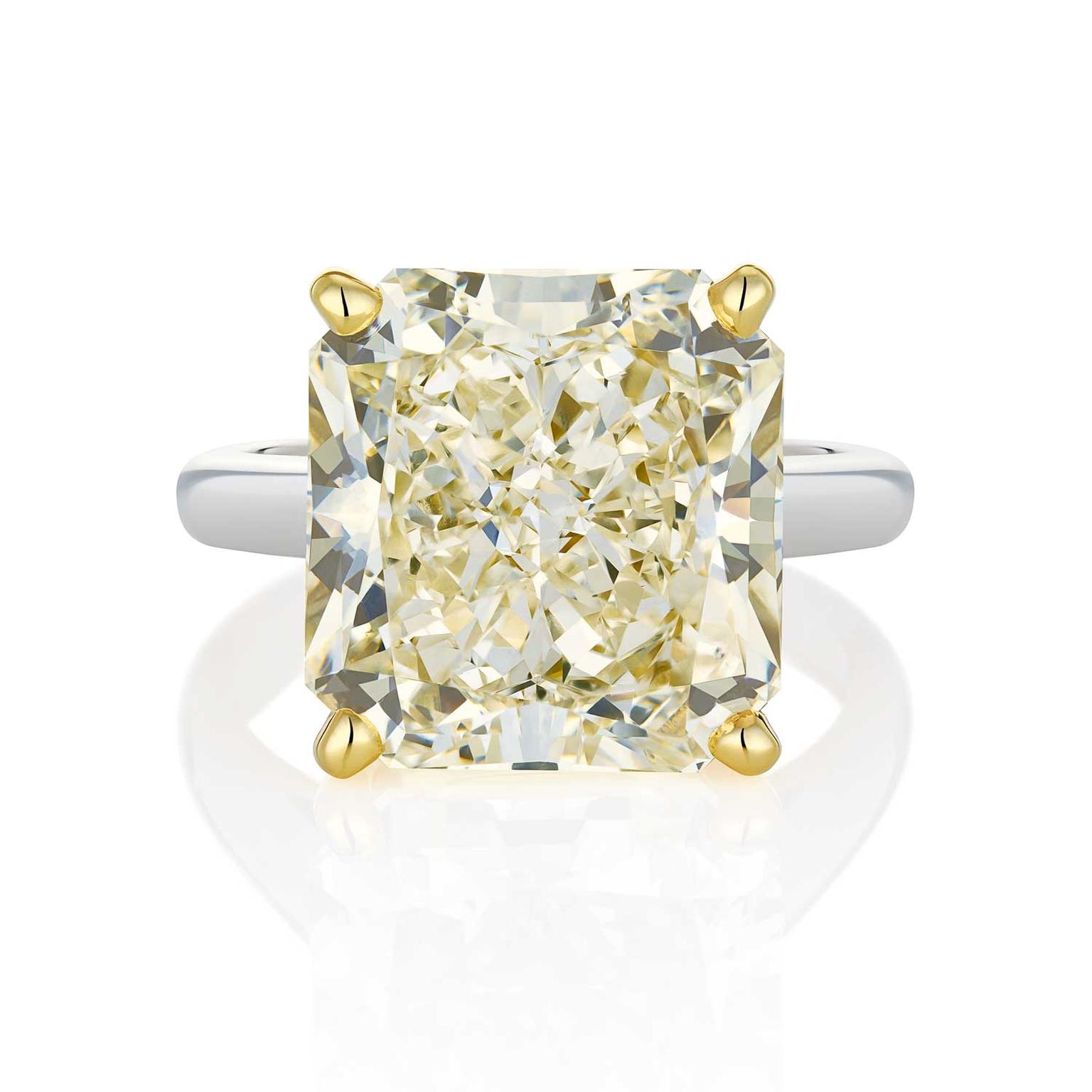 De Beers 12.23ct radiant-cut V colour white diamond engagement ring