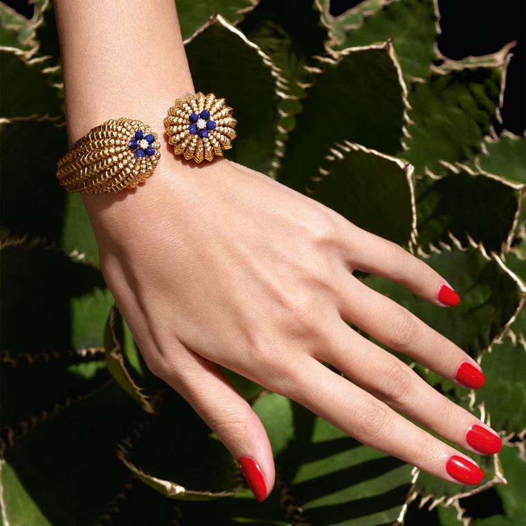 Cactus de Cartier cuff with lapis lazuli flowers