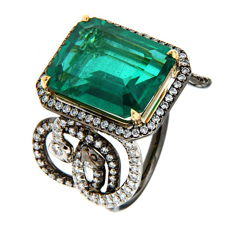 AAENEA-emerald-Sarpa-ring