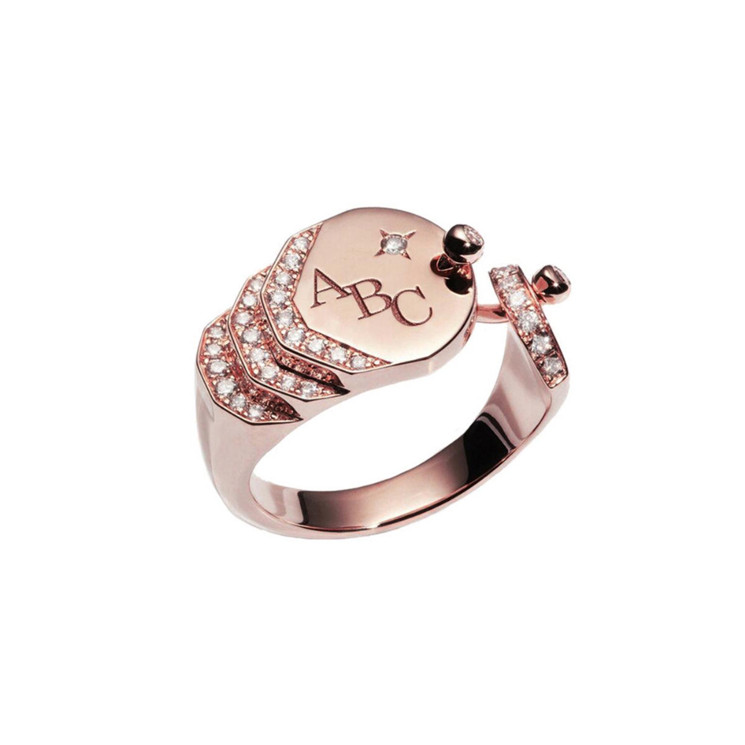 Nouvel Heritage Engraved Sparkles rose gold signet ring