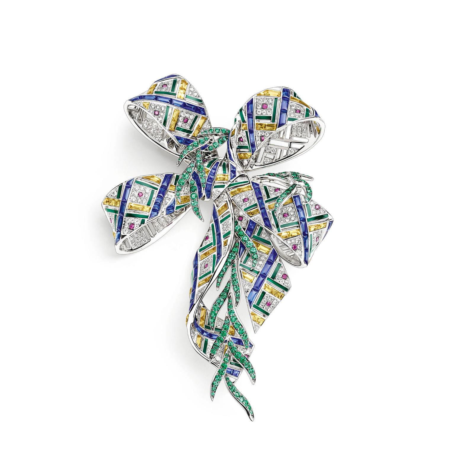 Chaumet est une fête Pastorale Anglaise emerald brooch