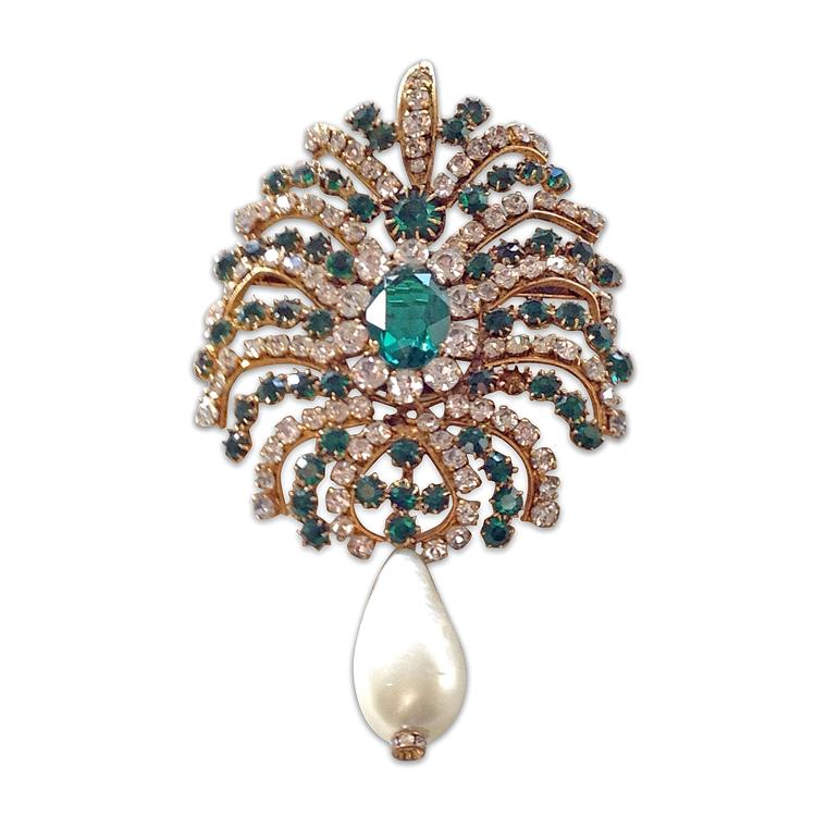 Paddle 8 Chanel Maharadja pearl brooch