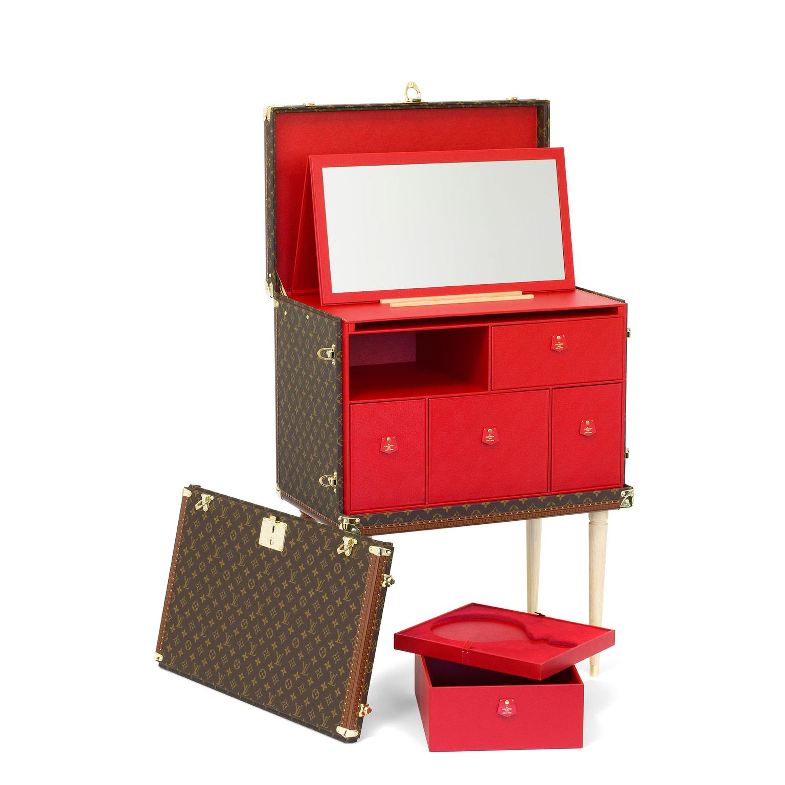 Louis Vuitton Kabuki makeup trunk in red