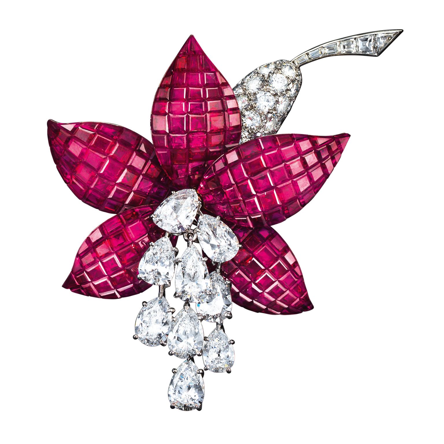 Van Cleef & Arpels Fuschia clip