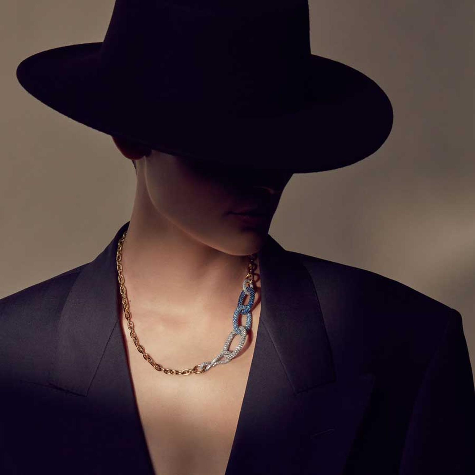 Vescovi Milano Odea Calipso suite on model