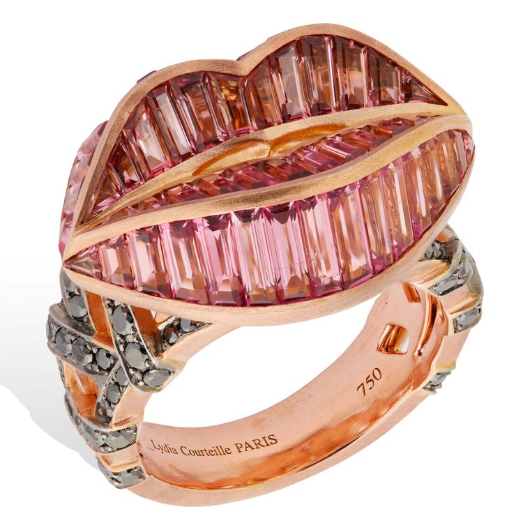 Lydia Courteille La Vie en Rose Canape de Dali lips ring