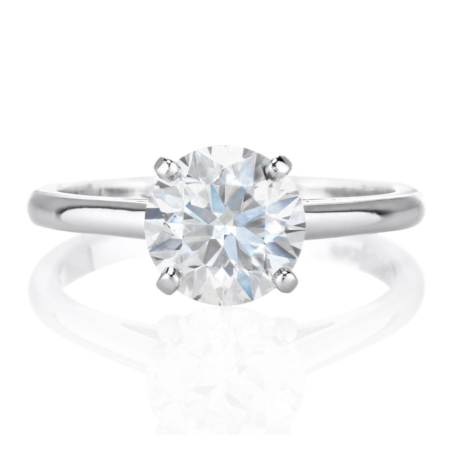 De Beers Classic 1.5ct round diamond engagement ring in platinum