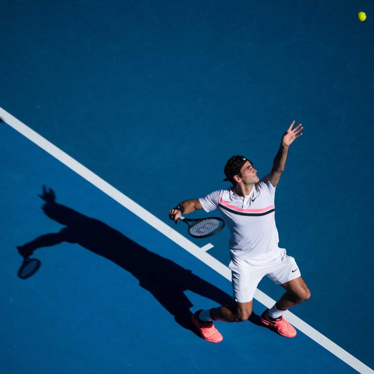 Roger Federer serving to Cilic at Australian Open 2018