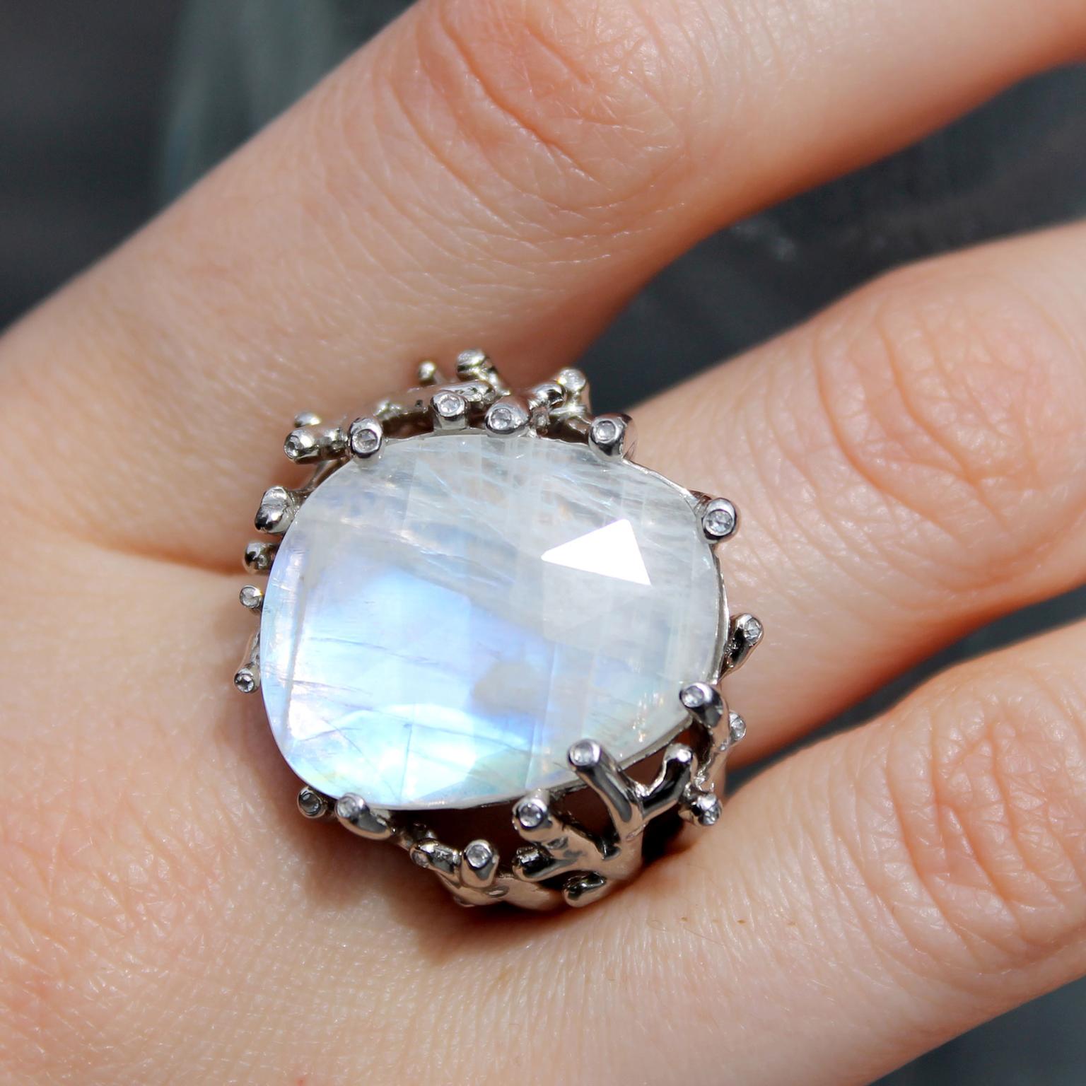 AENEA Alaria rainbow moonstone ring