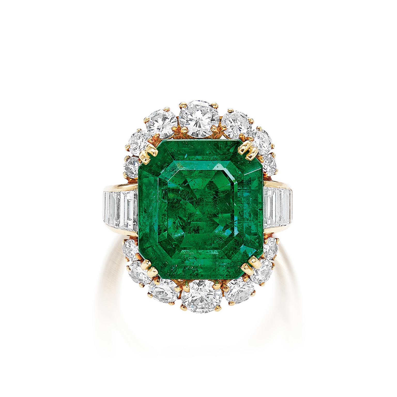 Lot 654 - Emerald ring by VCA- Phillips Auction 5 June 2021