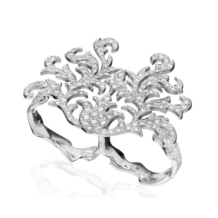 Czarina double-finger diamond ring in white gold