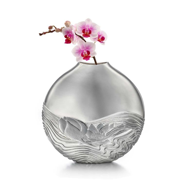 Kyosun Jung Water Lily silver vase