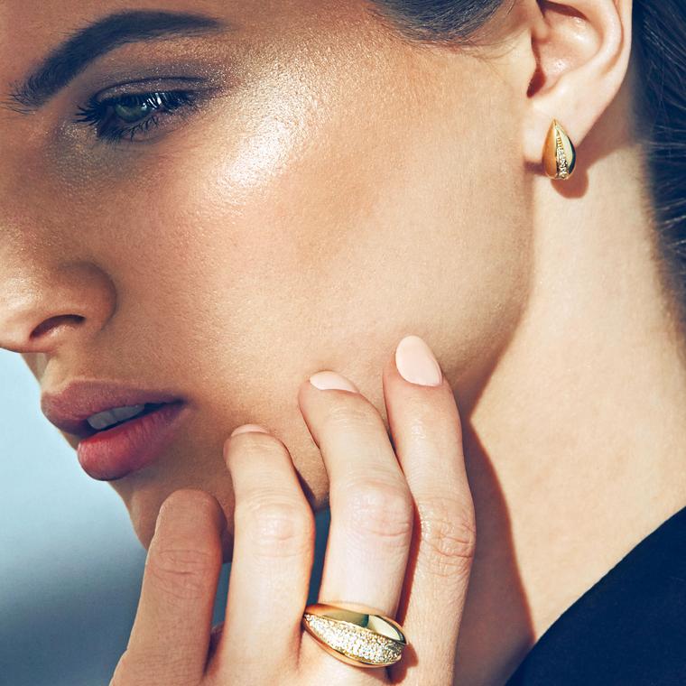 Mappin & Webb yellow gold ring and earrings