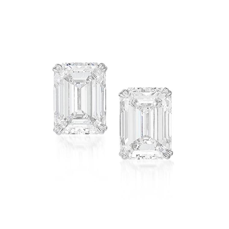 Lot 662: Diamond Ear Studs - Phillips Hong Kong Auction 5 June 2021