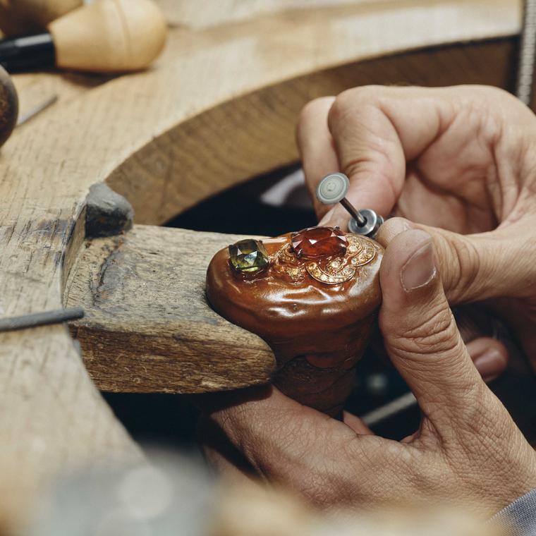 Atelier Louis Vuitton making of the necklace for BAFTA 2024 1