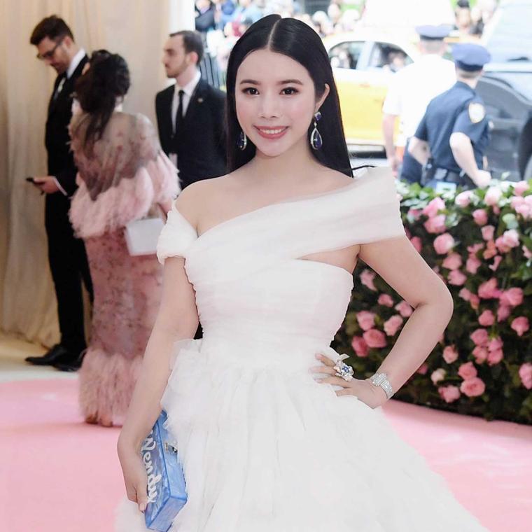 Wendy Yu wears Anna Hu jewels Met Gala 2019 