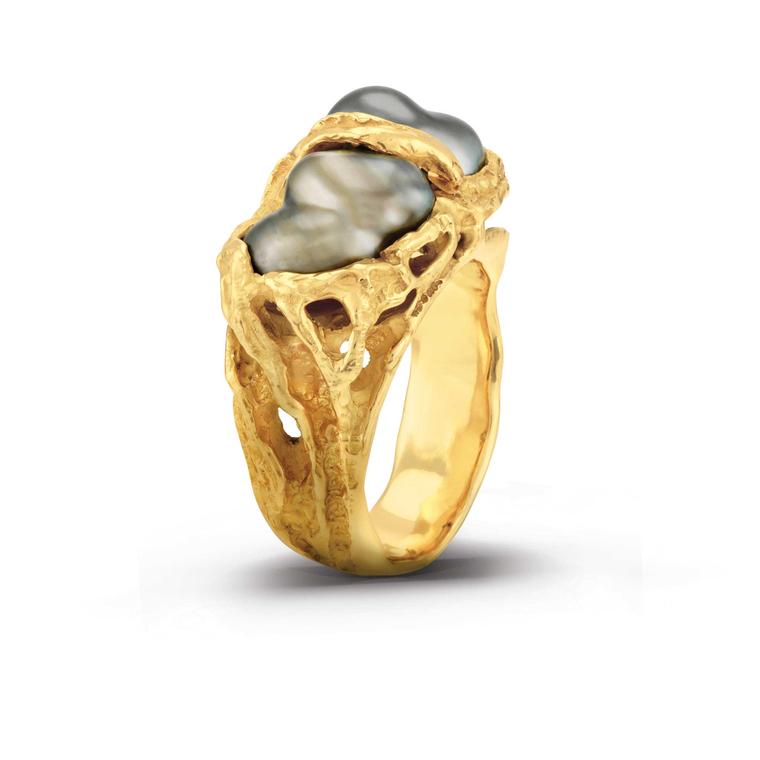 Tahitian seedless pearl men's wedding ring in yellow gold from Linneys jewellery