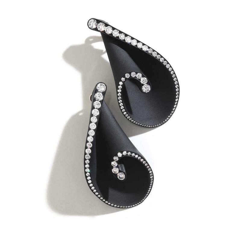 Emmanuel Tarpin big seashell earrings 