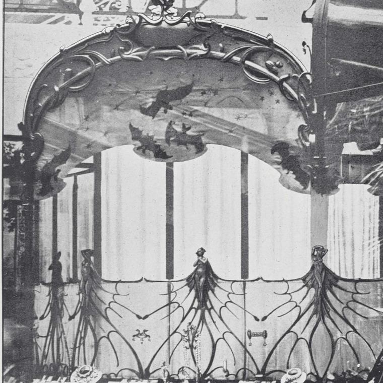 Lalique vitrine 1900 exhibition