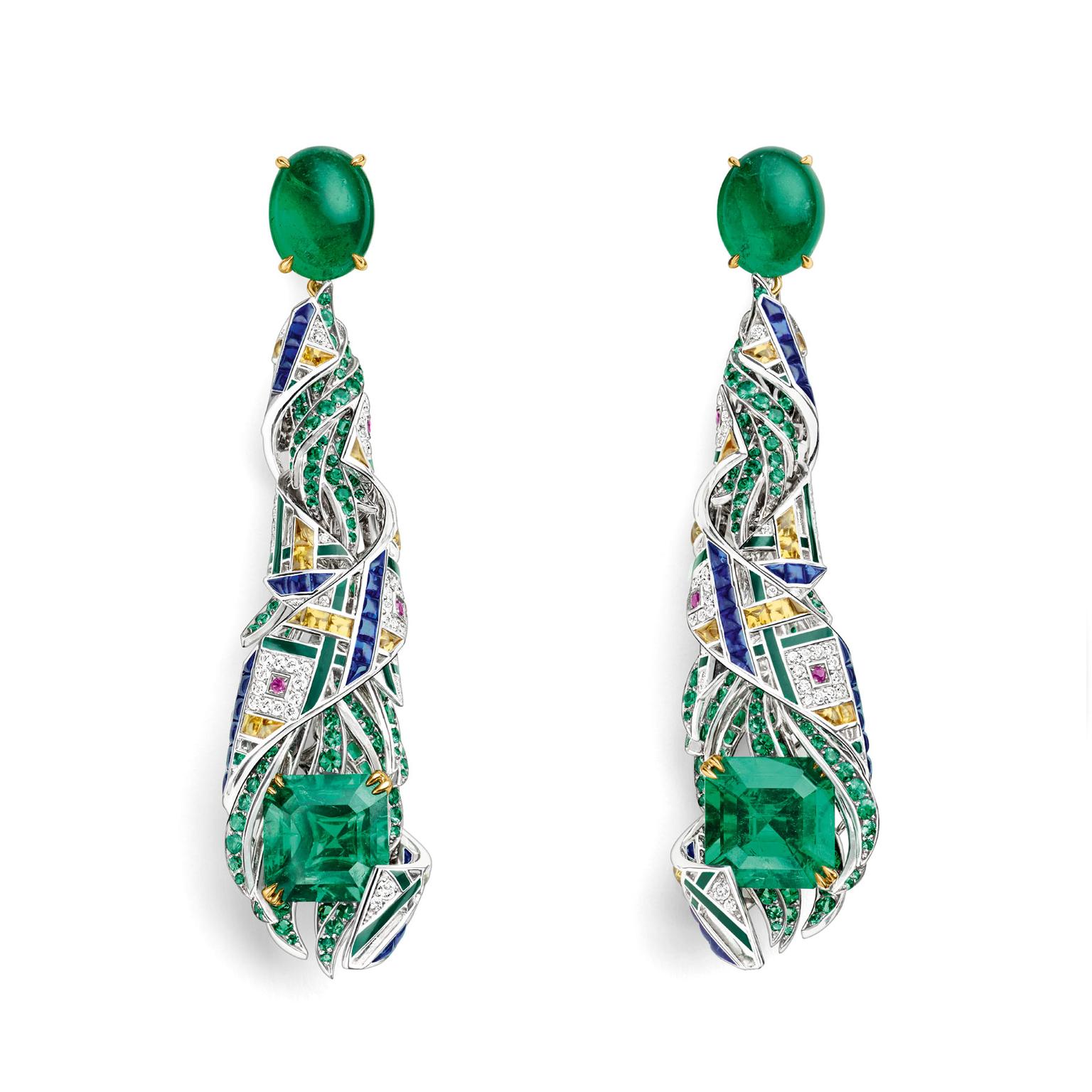 Chaumet est une fête Pastorale Anglaise emerald earrings