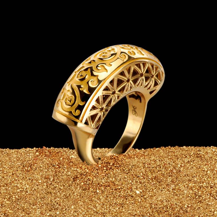 Carrera y Carrera Córdoba gold ring