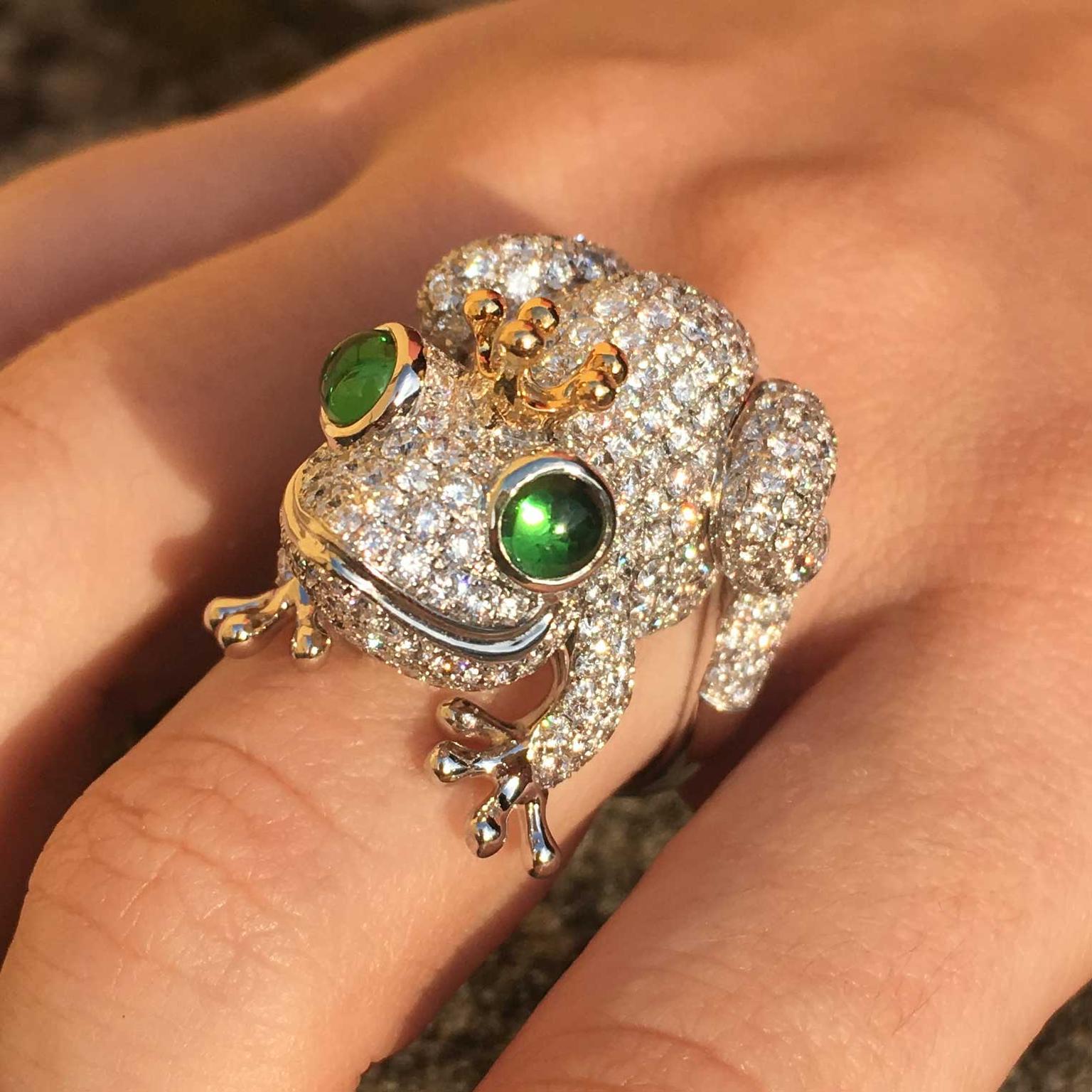 Stenzhorn diamond frog ring