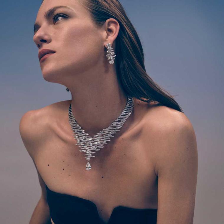 Chaumet Fleur d Eau diamond necklace Ondes et Merveilles on model
