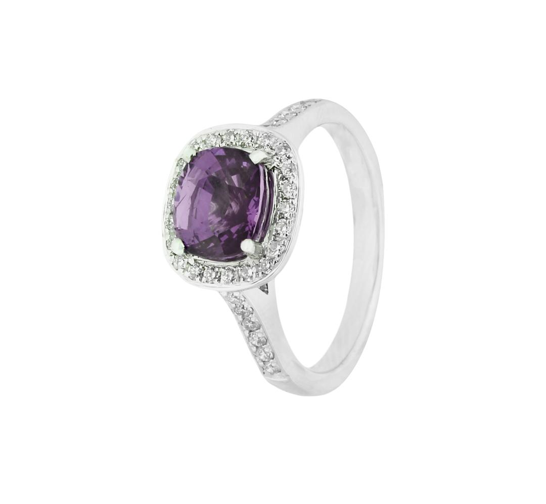Mauve sapphire engagement ring | Holts Gems | The Jewellery Editor