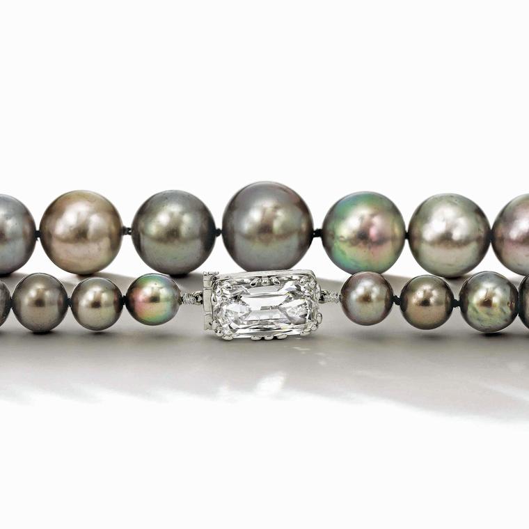 Cowdray pearls comprised of 42 natural grey pearls