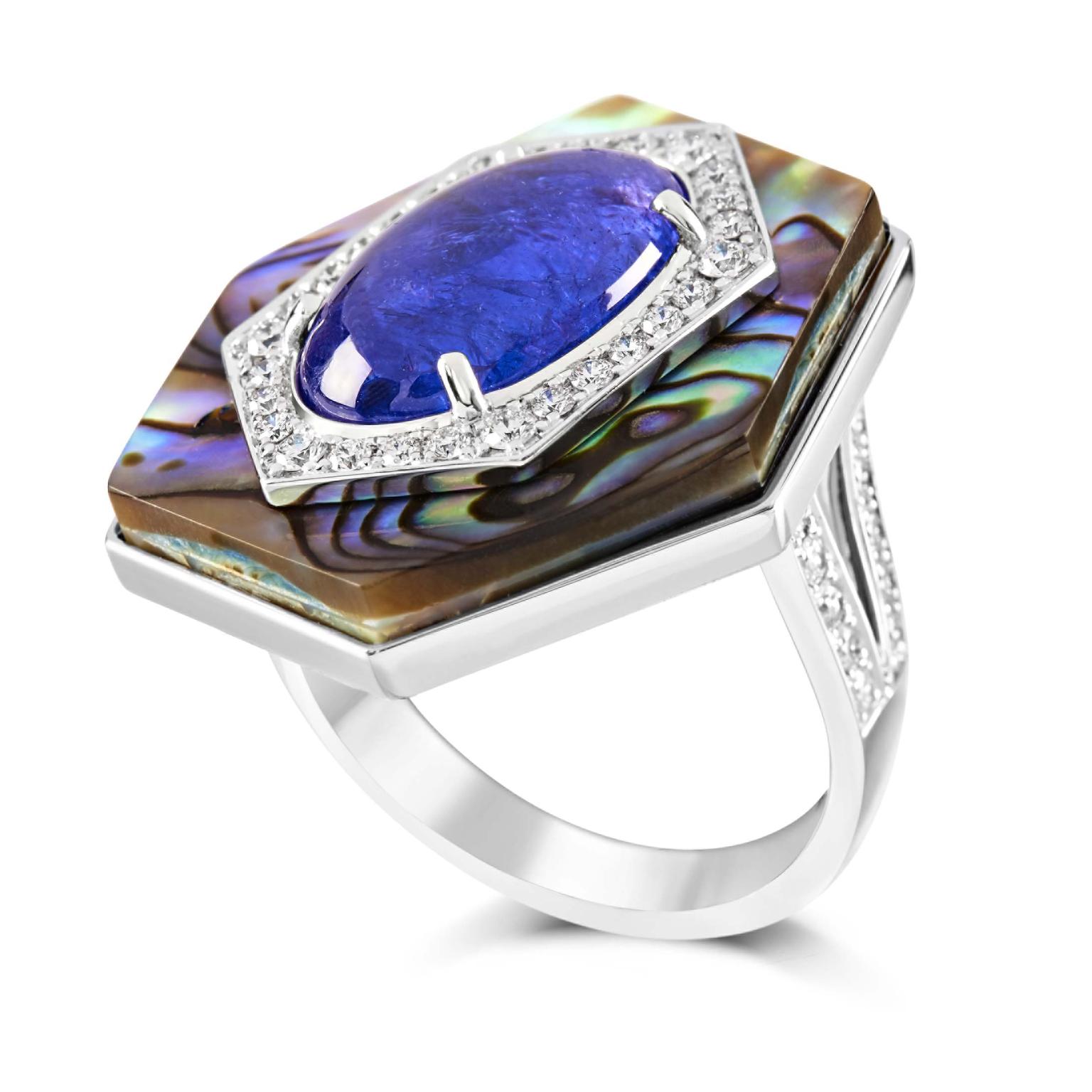 Engagment ring with tanzanite and diamonds from Ananya