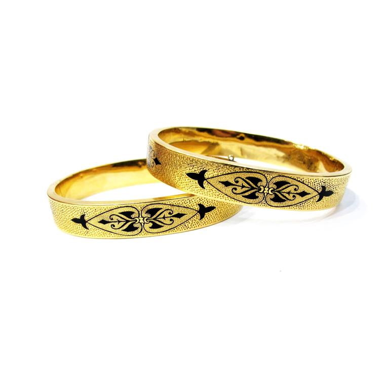 Gray & Davis Victorian hinged wedding bangles